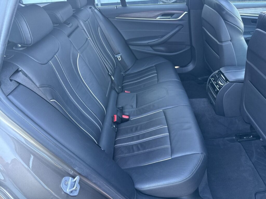 530 d Touring xDrive Luxury neuer Motor Panodach