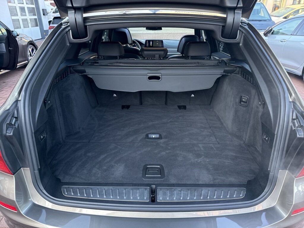 530 d Touring xDrive Luxury neuer Motor Panodach