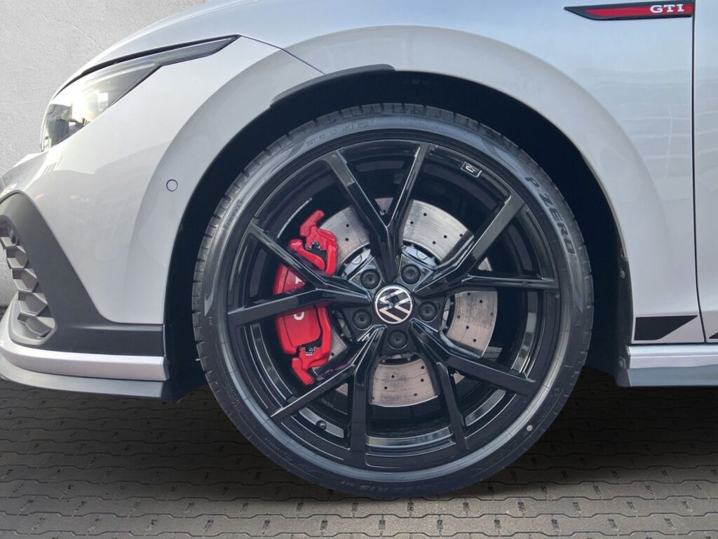 Golf GTI Clubsport 2,0 TSI DSG Black-Style Akrap