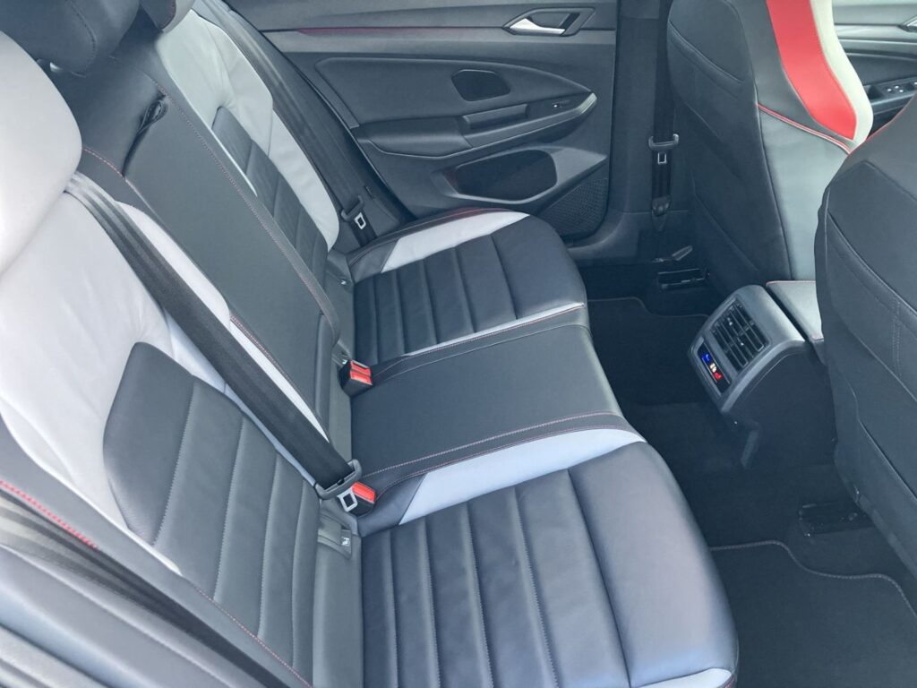 Golf GTI Clubsport 2,0 TSI DSG Black-Style Akrap