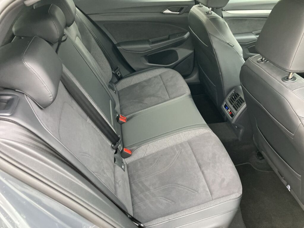 Golf Edition 50 1,5 eTSI DSG IQ-Light Head-Up