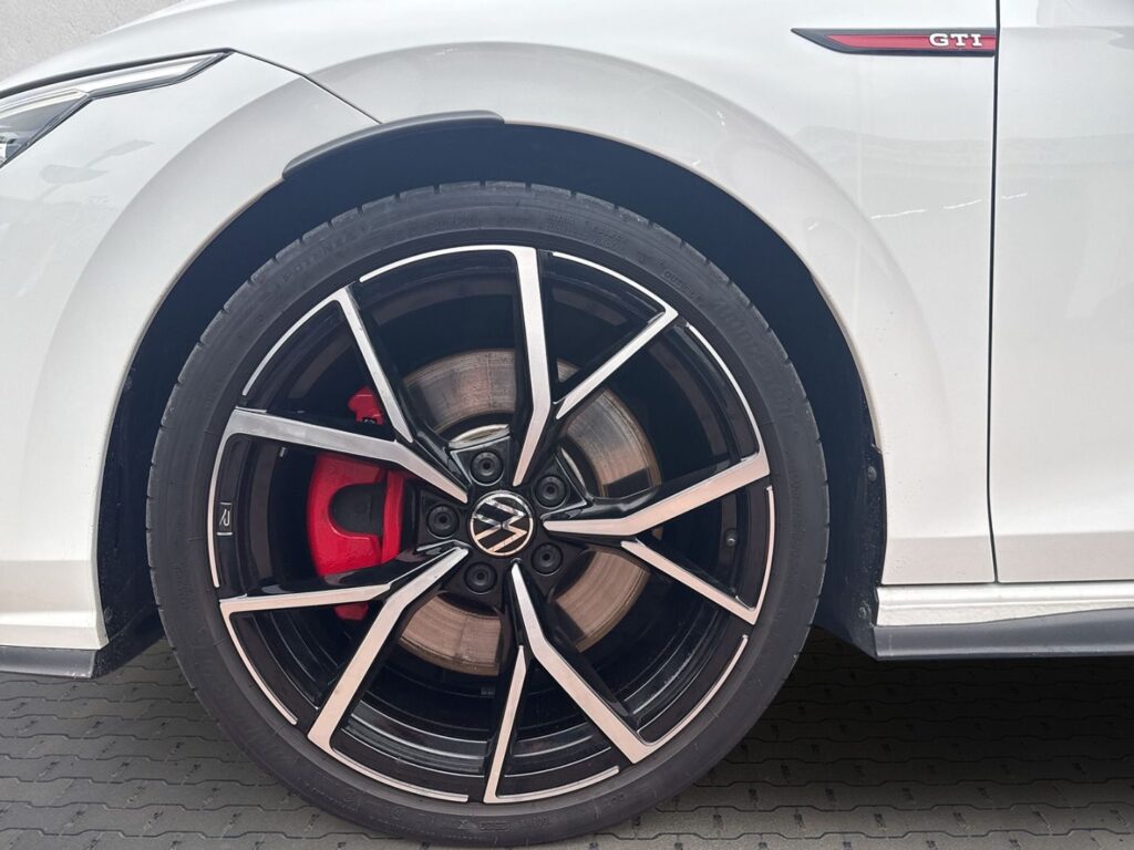 Golf VIII GTI 2,0 TSI DSG 19'' Estoril Kamera Le