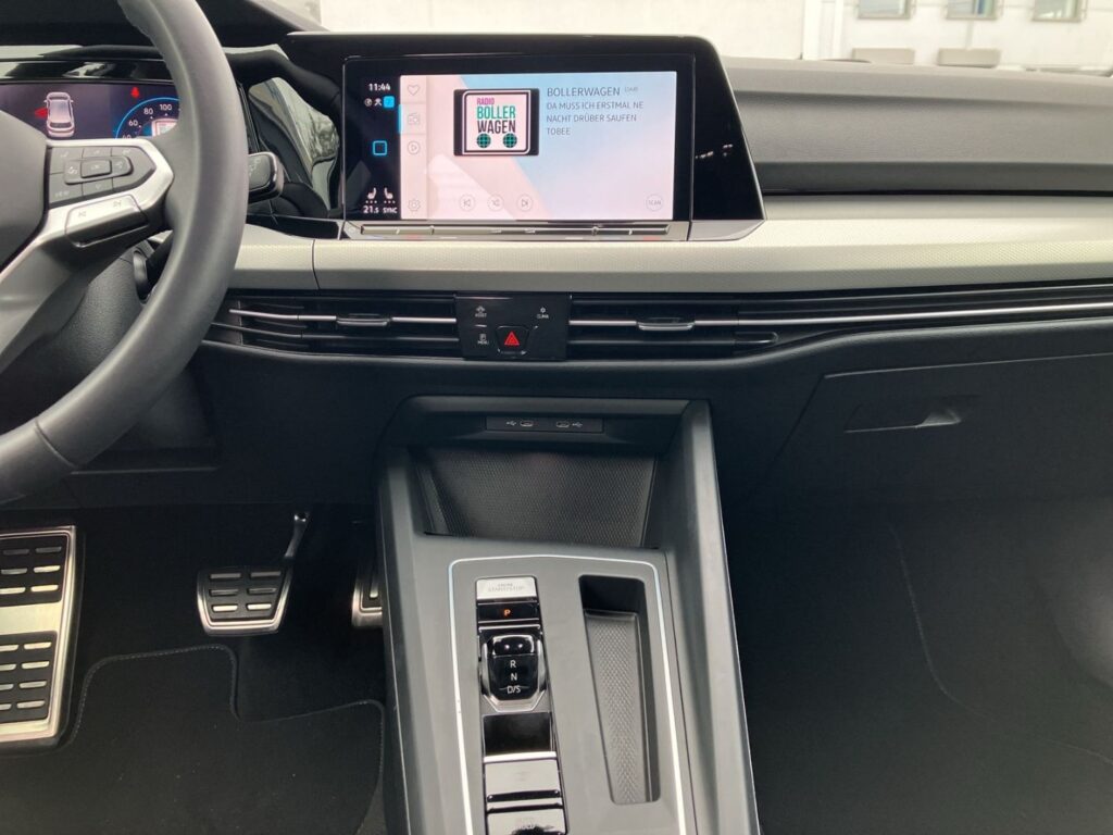 Golf VIII Move 1,0 eTSI DSG Led Klimaaut. Einpar