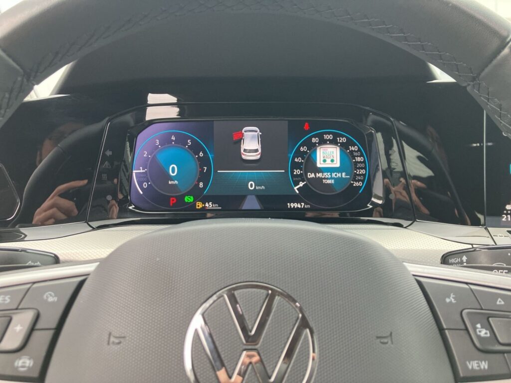 Golf VIII Move 1,0 eTSI DSG Led Klimaaut. Einpar