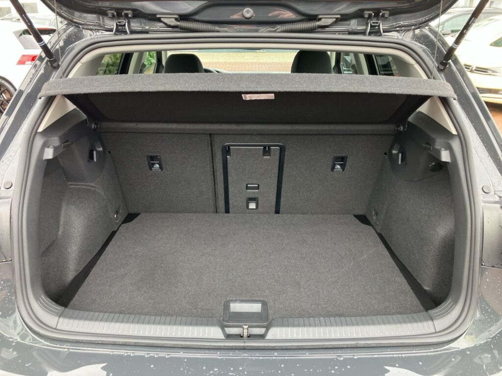 Golf VIII Move 1,0 eTSI DSG Led Klimaaut. Einpar