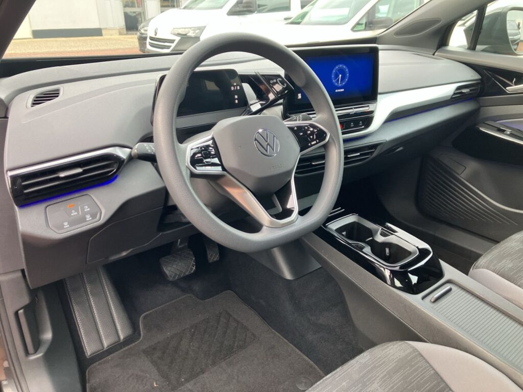 ID.4 Pure Led Navi-Pro 1.Hand Einparkhilfe Klima