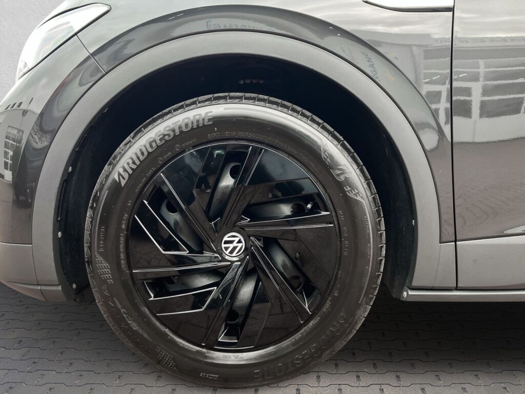 ID.4 Pure Led Navi-Pro 1.Hand Einparkhilfe Klima