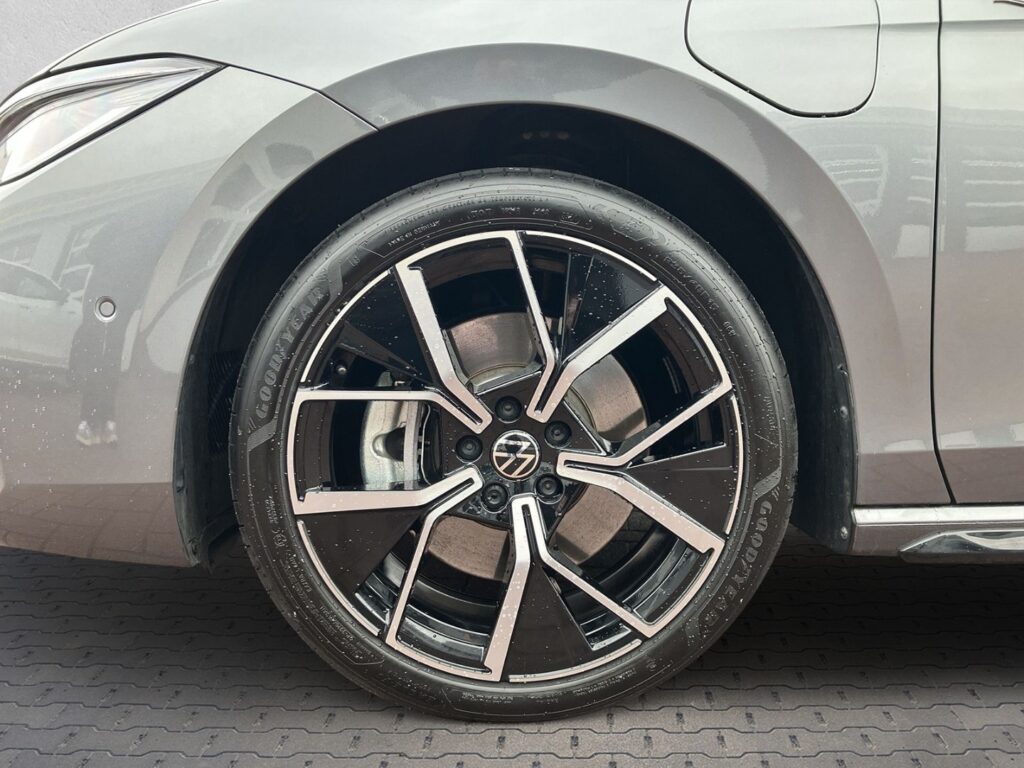 Passat Variant R-Line Signature 1,5 eHybrid DSG