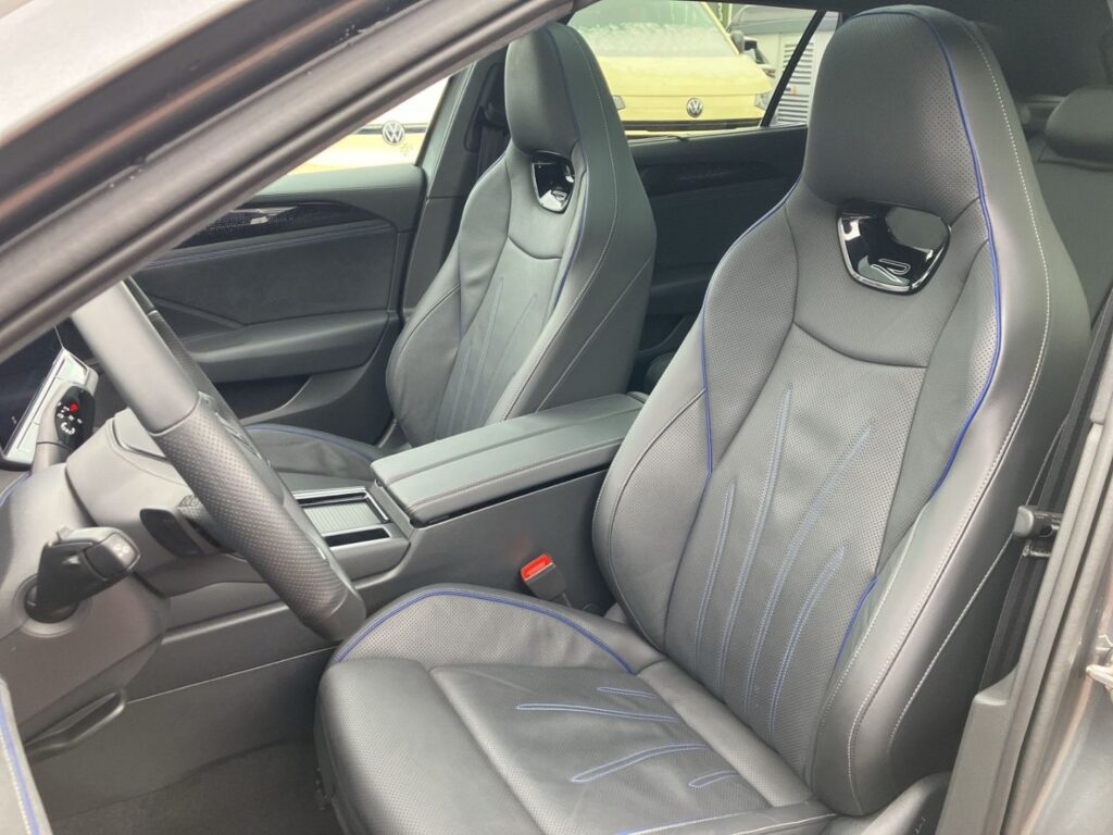 Passat Variant R-Line Signature 1,5 eHybrid DSG