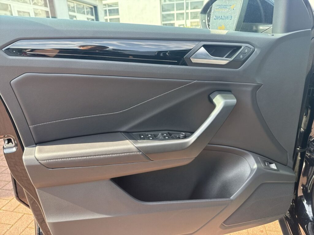 T-Roc R-Line 1.5 TSI DSG Led-Plus Ganzj.Reifen K