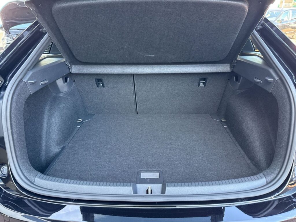 Taigo R-Line 1,0 TSI DSG Ganzj.Reifen IQ-Light K