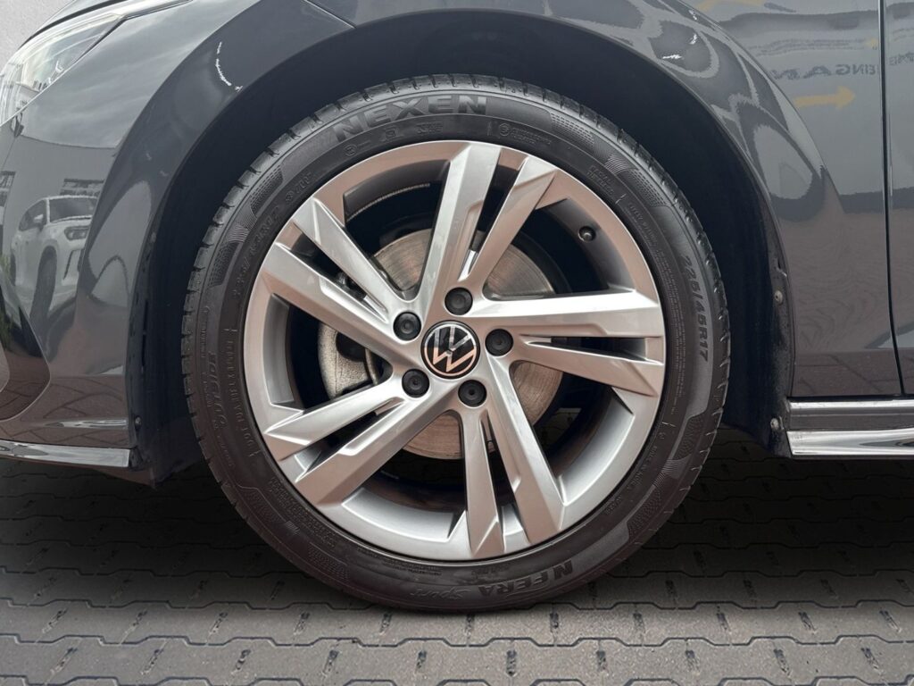 Golf R-Line 1,5 eTSI DSG Klimaaut. 17''Alu