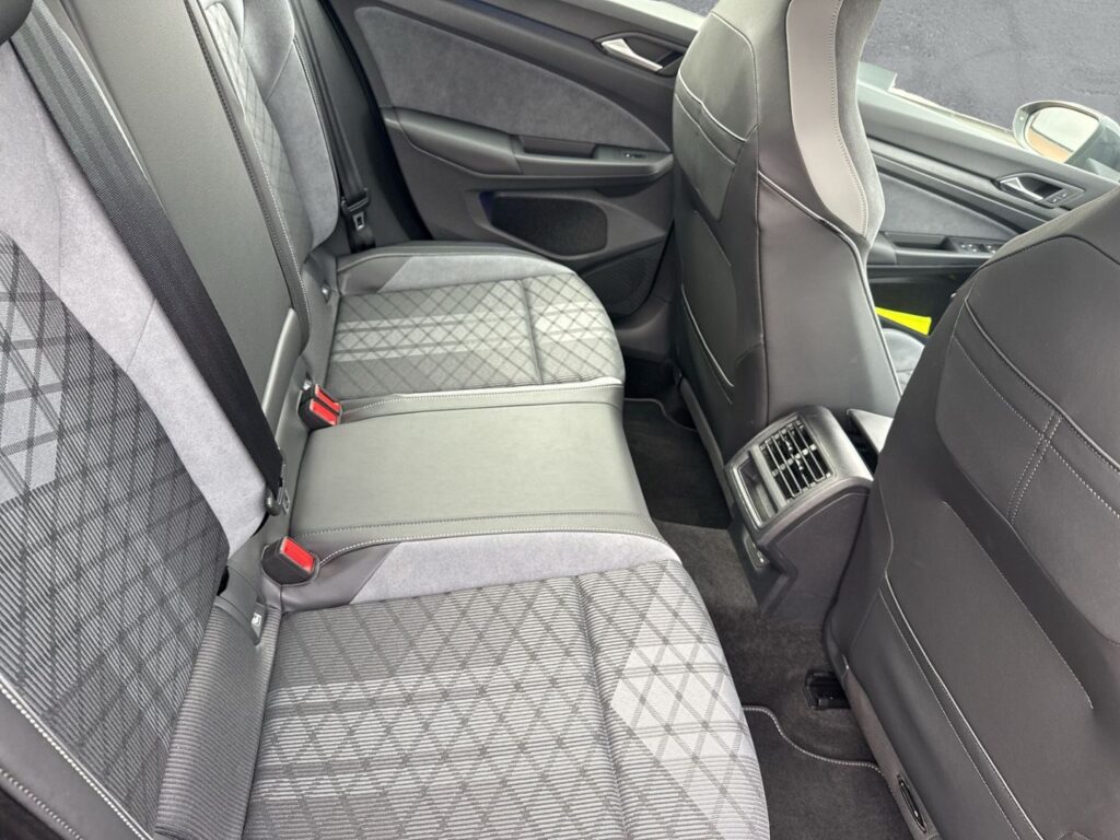 Golf R-Line 1,5 eTSI DSG Winterpaket Klimaaut. A