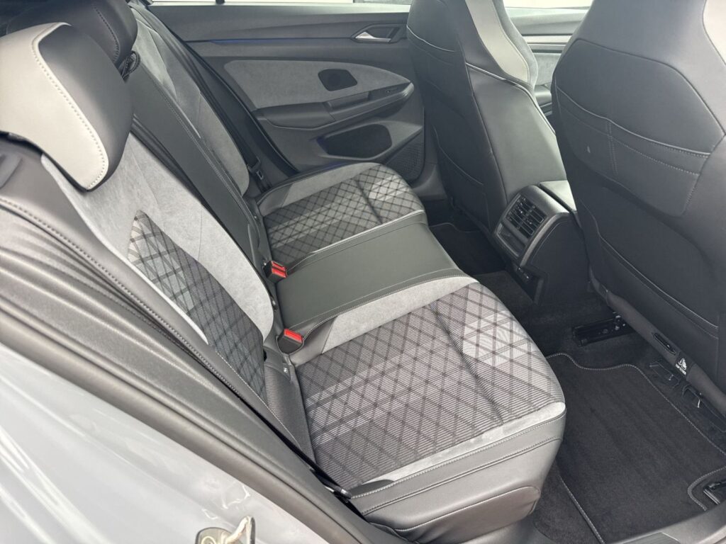 Golf R-Line -Line 1,5 TSI 18''Alu Led App-Connec