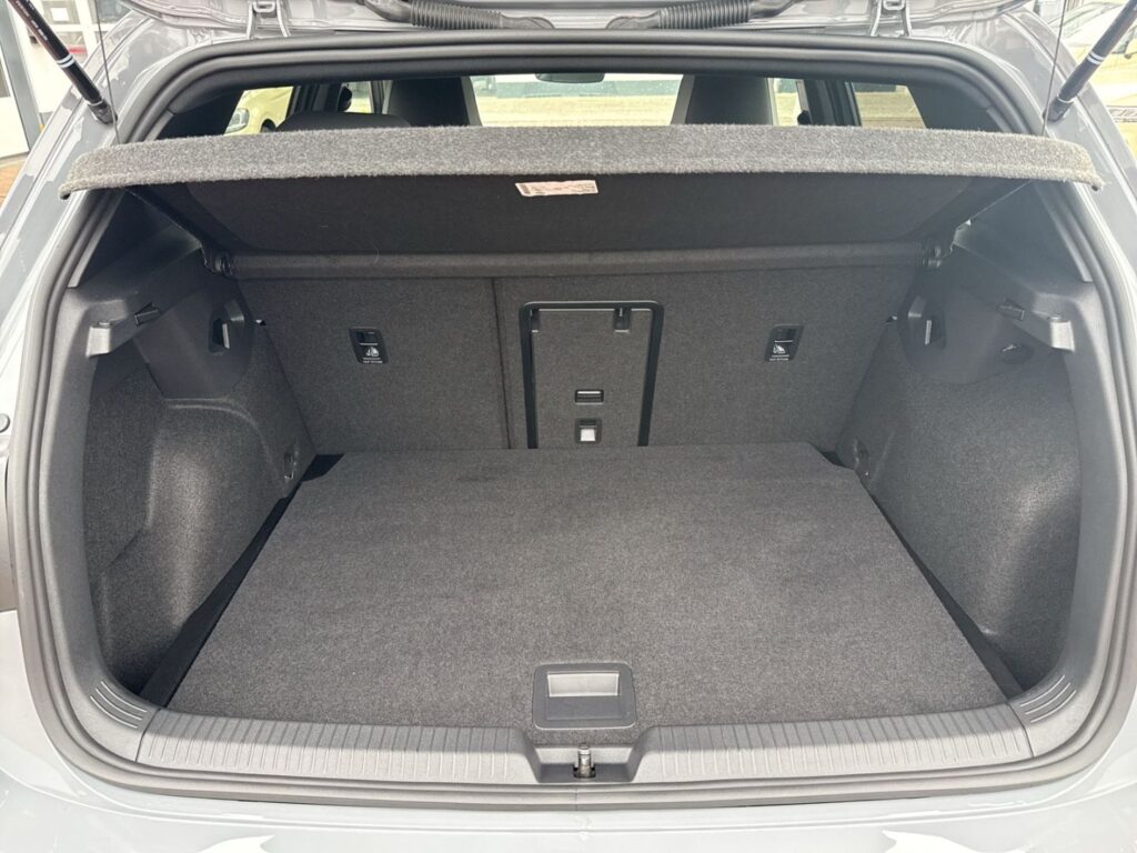 Golf R-Line -Line 1,5 TSI 18''Alu Led App-Connec