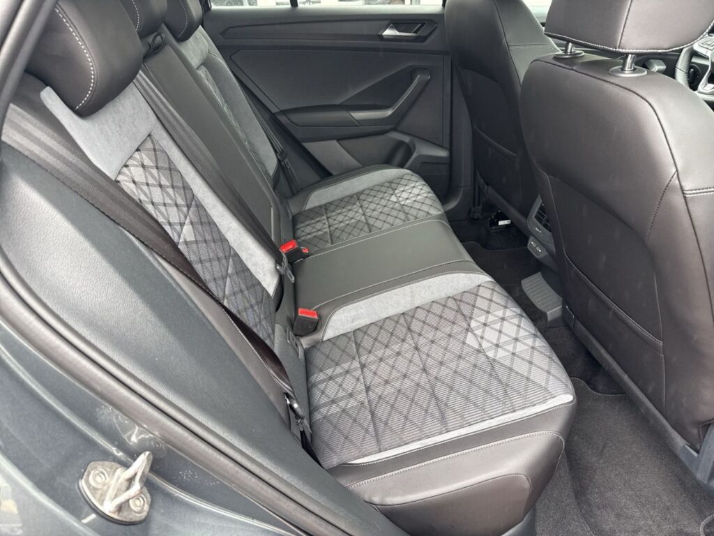 T-Roc R-Line 1.5 TSI DSG Anh.Kpl. IQ-Light Kamer