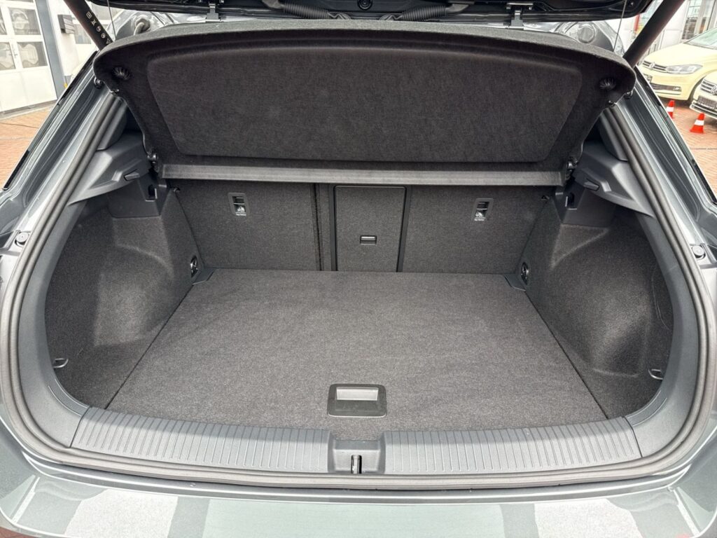 T-Roc R-Line 1.5 TSI DSG Anh.Kpl. IQ-Light Kamer