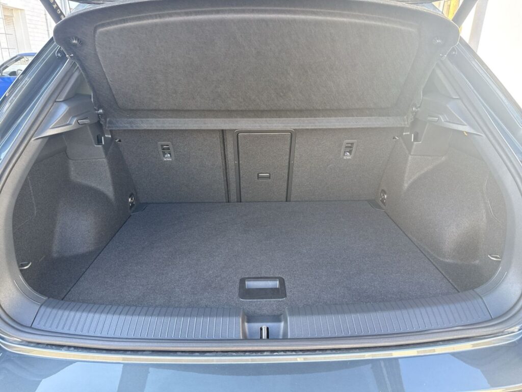 T-Roc R-Line 1.5 TSI DSG Black-Style Anh.Kpl. IQ