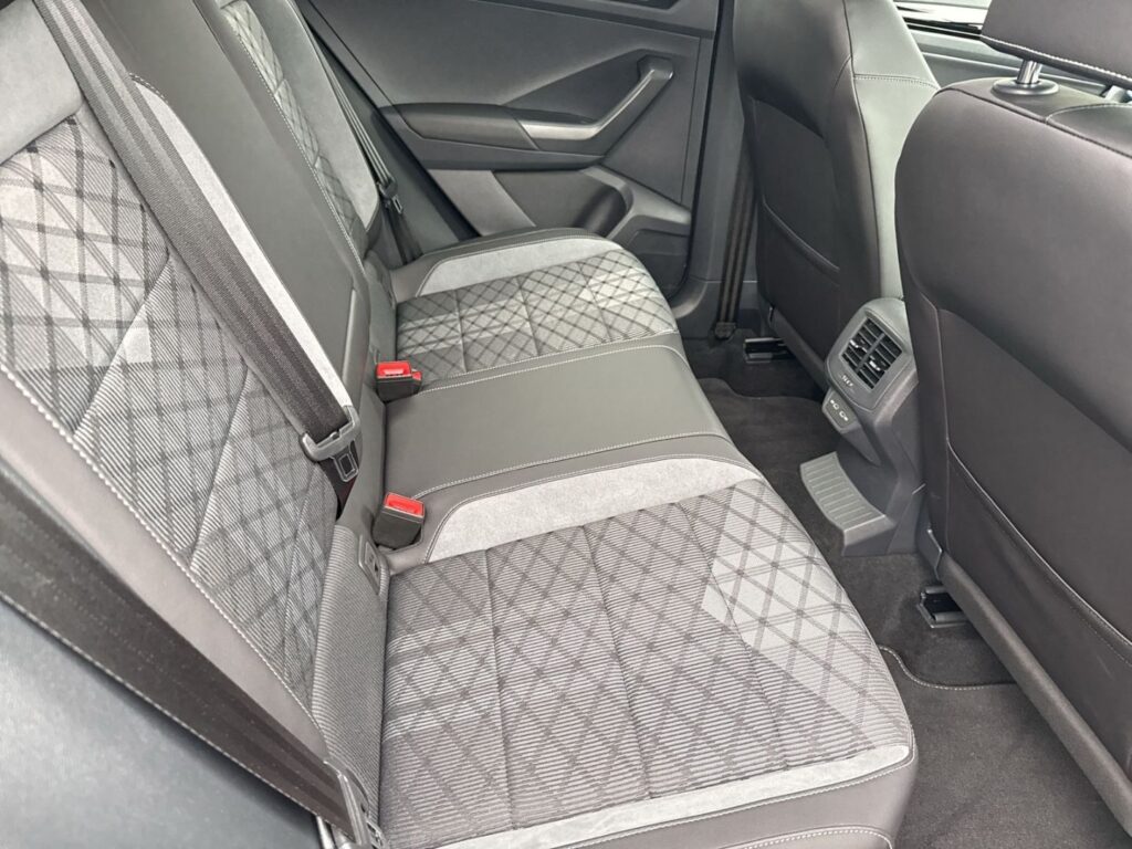 T-Roc R-Line 1.5 TSI DSG Ganzj.Reifen Kamera Led