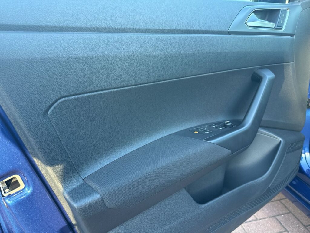 Taigo R-Line 1,0 TSI DSG IQ-Light Ganzj.Reifen K