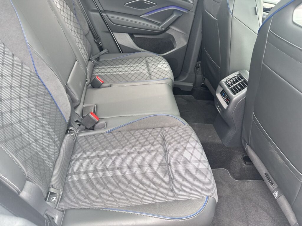 Tiguan R-Line 1,5 eTSI DSG Anh.Kpl Panodach Stan