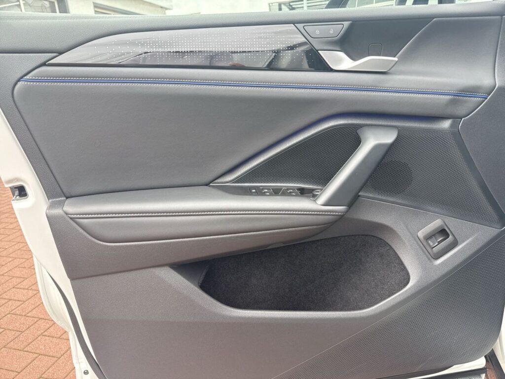 Tiguan R-Line 1,5 eTSI DSG Anh.Kpl Panodach Stan