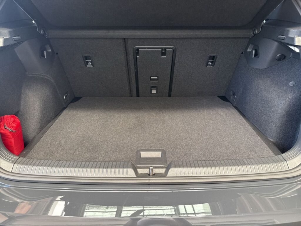 Golf R-Line 1,5 eTSI DSG Kamera Klimaaut.