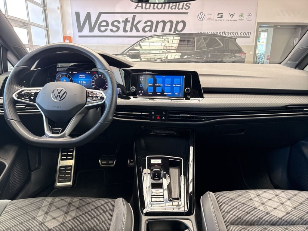 Golf R-Line 1,5 eTSI DSG Kamera Klimaaut.