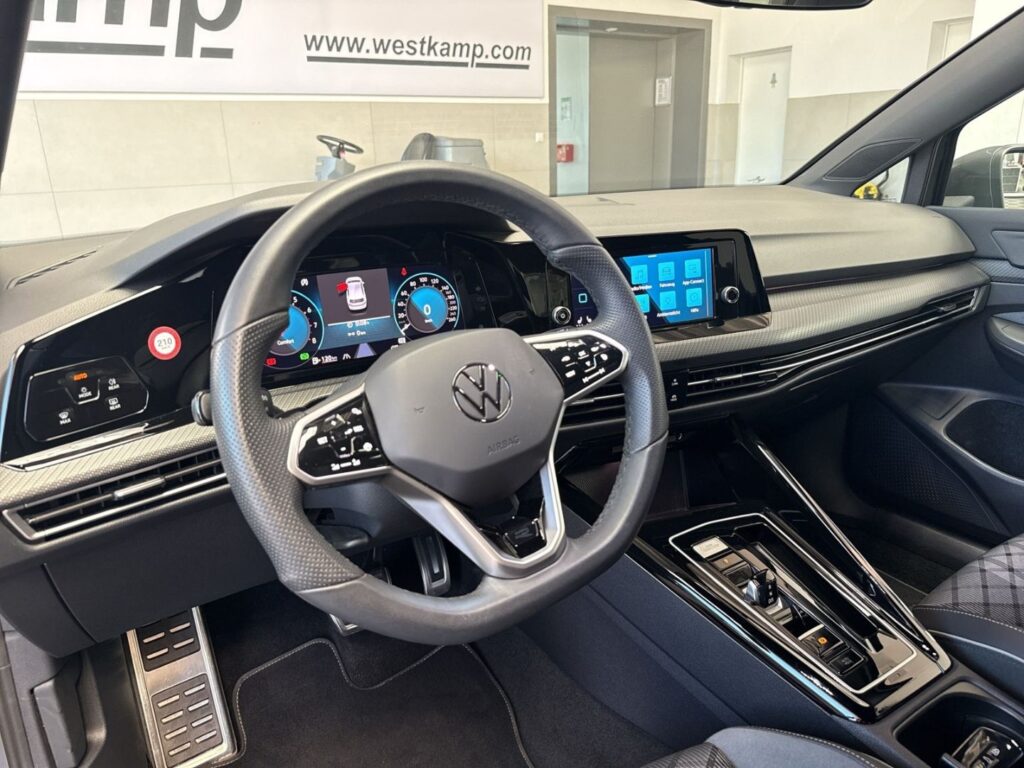 Golf R-Line 1,5 eTSI DSG Kamera Led Klimaaut.