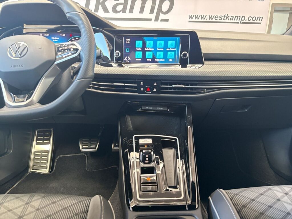 Golf R-Line 1,5 eTSI DSG Kamera Led Klimaaut.