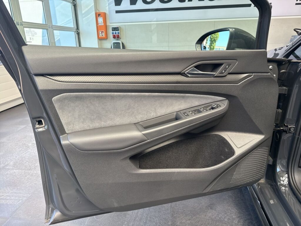 Golf R-Line 1,5 eTSI DSG Kamera Led Klimaaut.