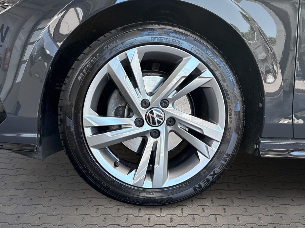 Golf R-Line 1,5 eTSI DSG Kamera Led Klimaaut.