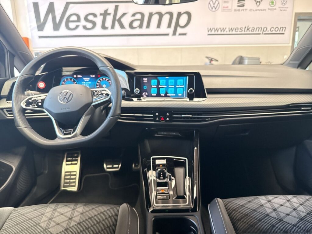 Golf R-Line 1,5 eTSI DSG Kamera Led Klimaaut.