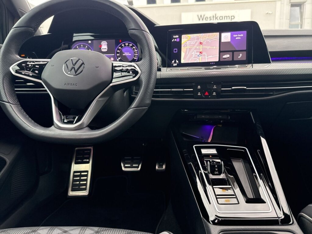 Golf R-Line 1,5 eTSI DSG Led Navi Business-Paket