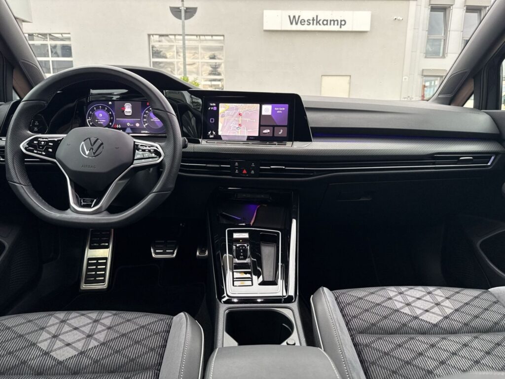 Golf R-Line 1,5 eTSI DSG Led Navi Business-Paket