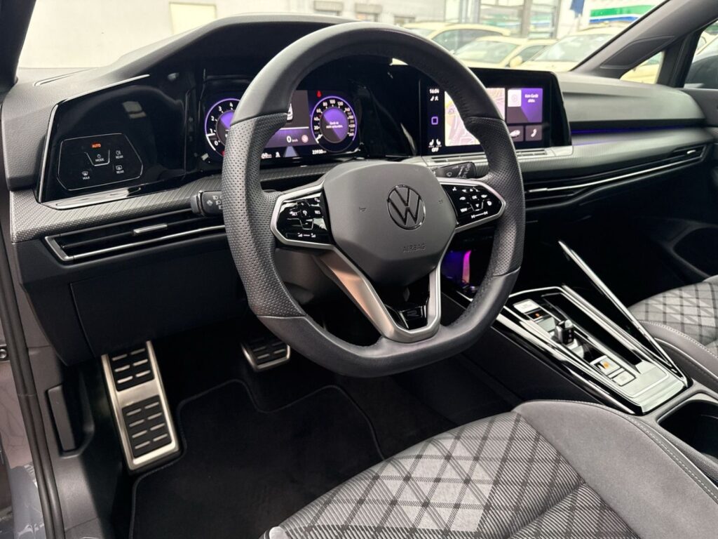 Golf R-Line 1,5 eTSI DSG Led Navi Business-Paket