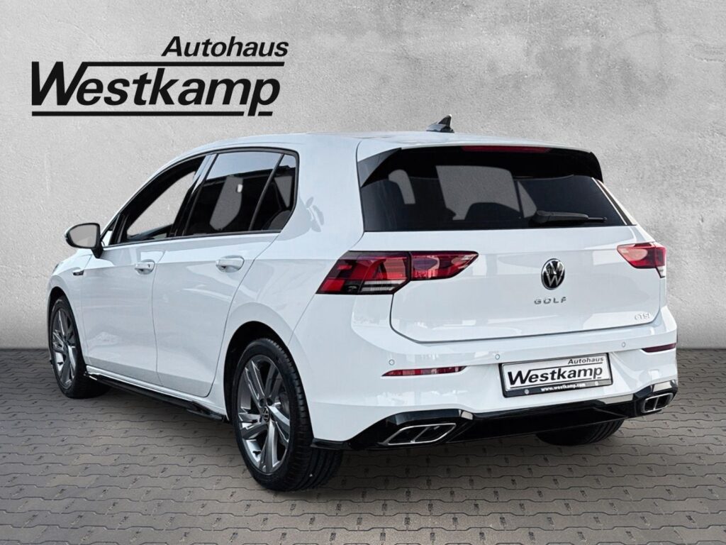 Golf VIII R-Line 1,5 eTSI DSG Kamera Navi