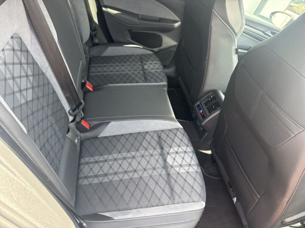 Golf VIII R-Line -Line 2,0 TDI DSG Led-Plus Kame