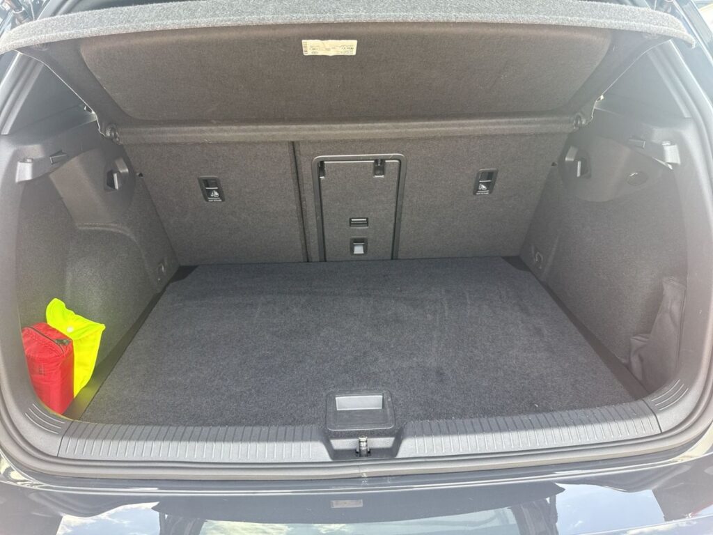 Golf VIII R-Line -Line 2,0 TDI DSG Led-Plus Kame