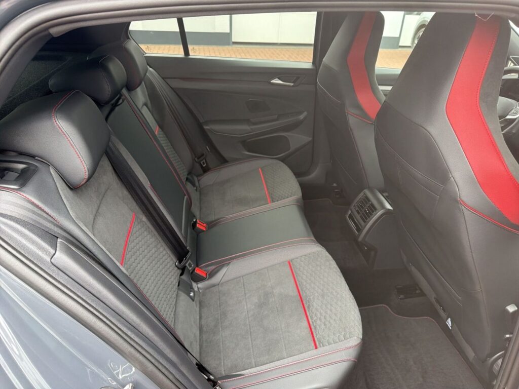 Golf GTI Clubsport 2,0 TSI DSG Black-Style Akrap
