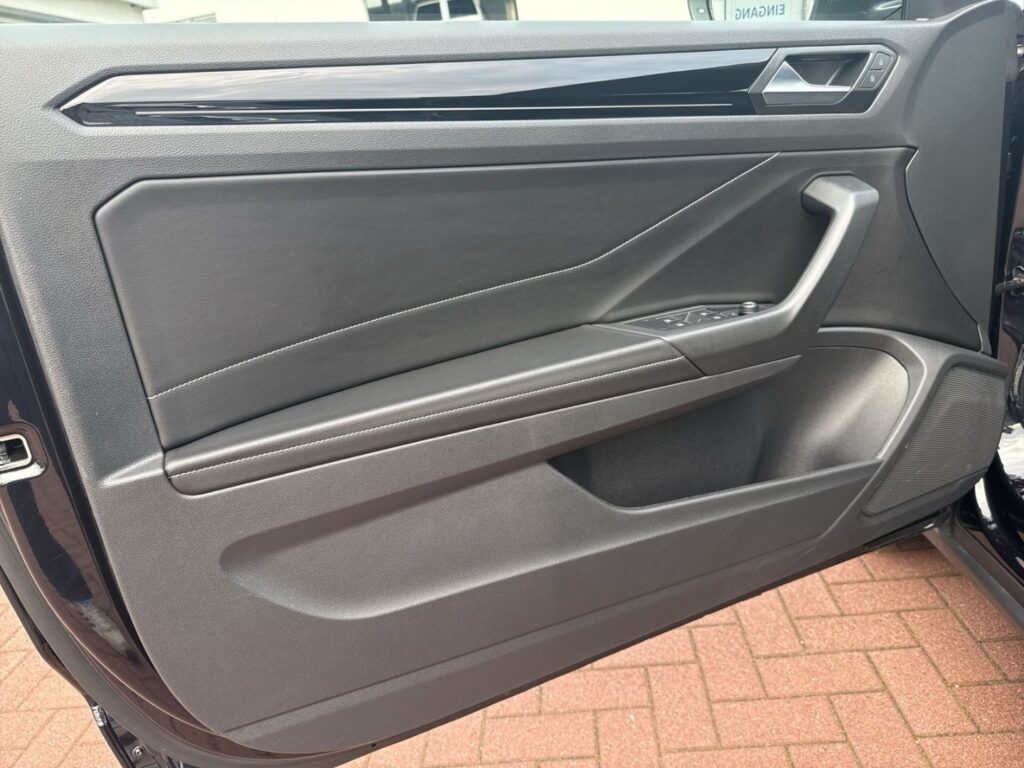 T-Roc Cabriolet R-Line 1.5 TSI DSG Anh.Kpl. Ganz
