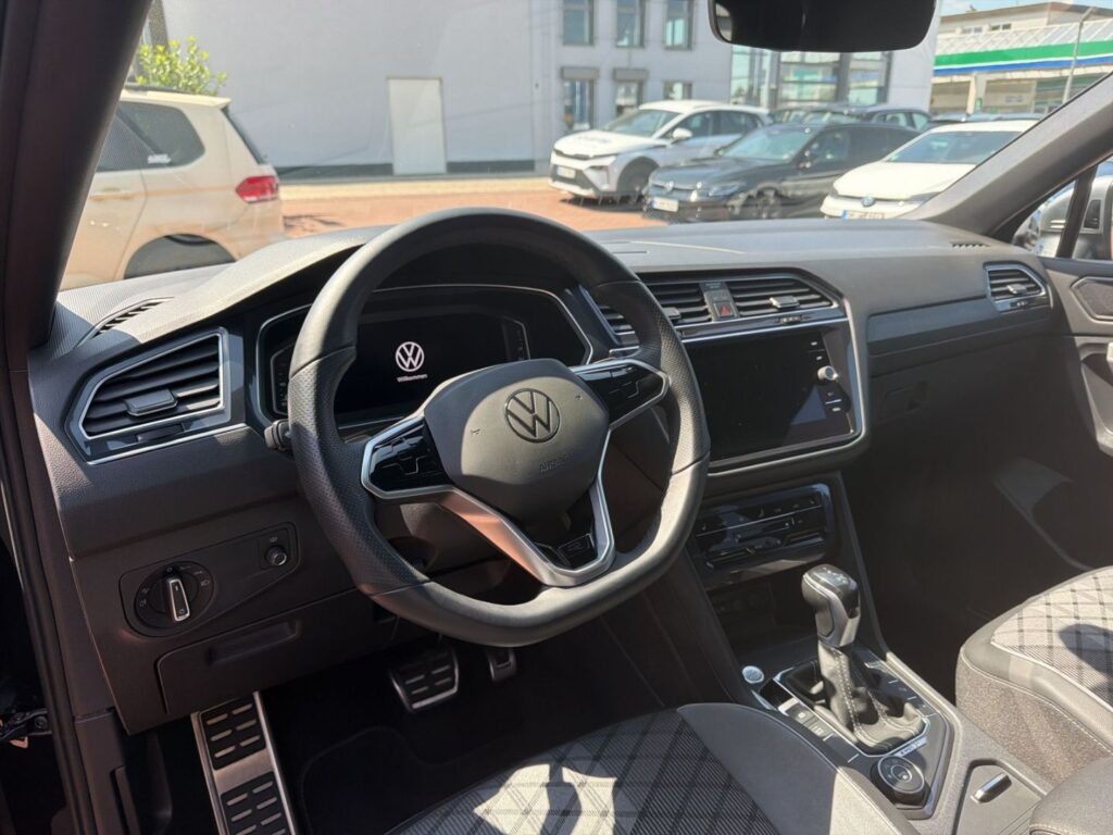 Tiguan Allspace R-Line 2,0 TSI DSG 4Motion AHK 7