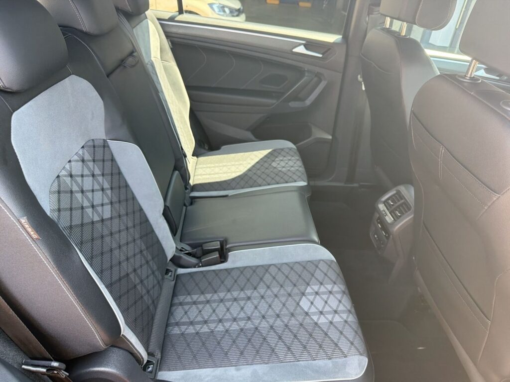 Tiguan Allspace R-Line 2,0 TSI DSG 4Motion AHK 7