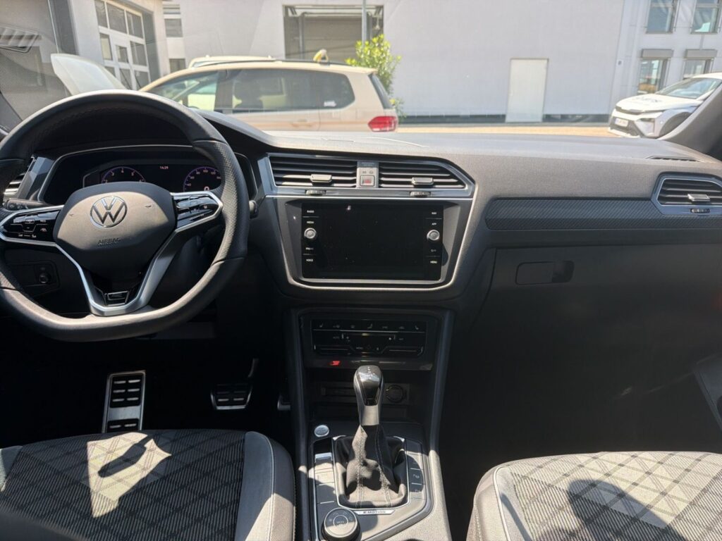Tiguan Allspace R-Line 2,0 TSI DSG 4Motion AHK 7