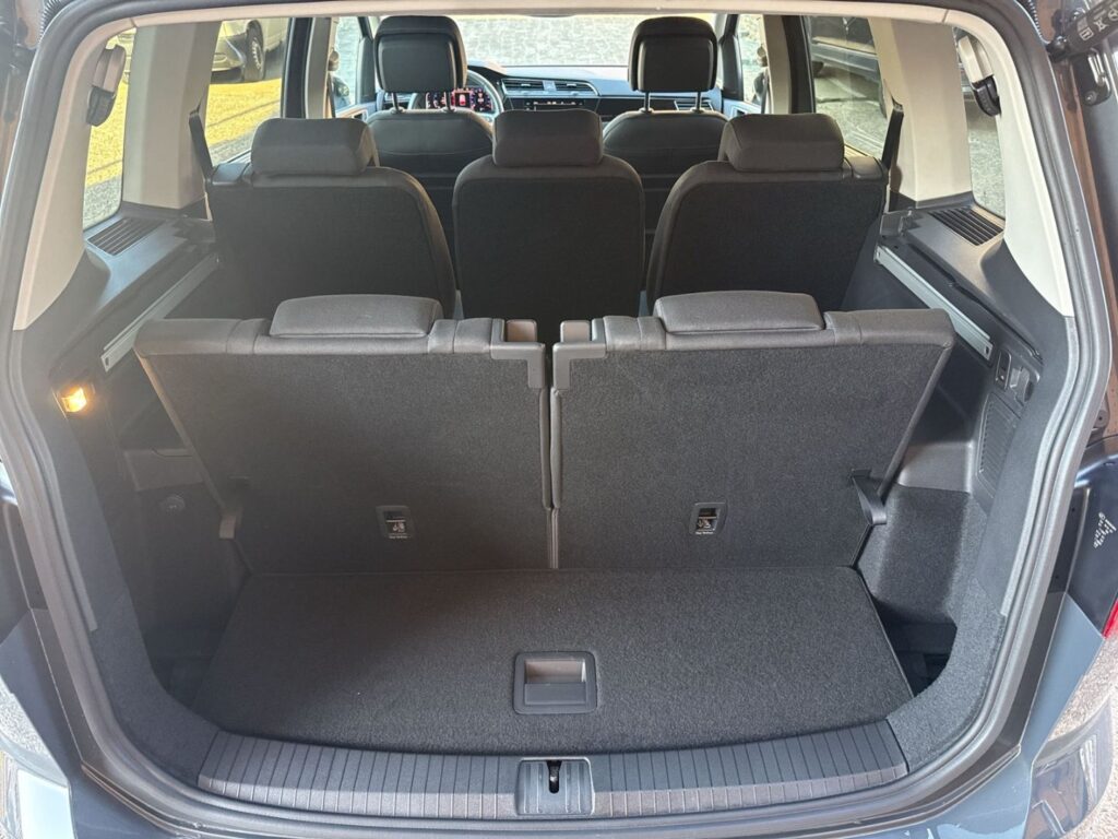 Touran Highline R-Line 1,5 TSI DSG AHK 7-Sitze