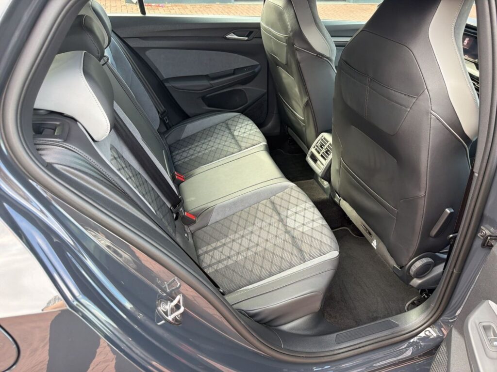 Golf R-Line 1,5 eTSI DSG