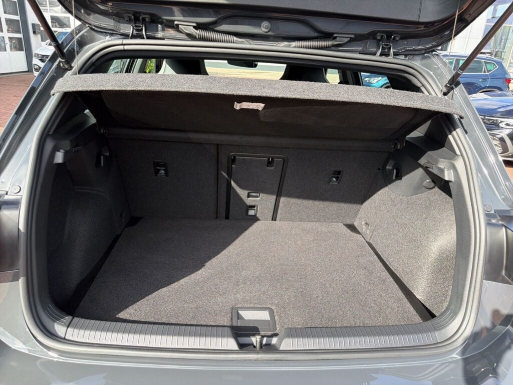 Golf R-Line 1,5 eTSI DSG