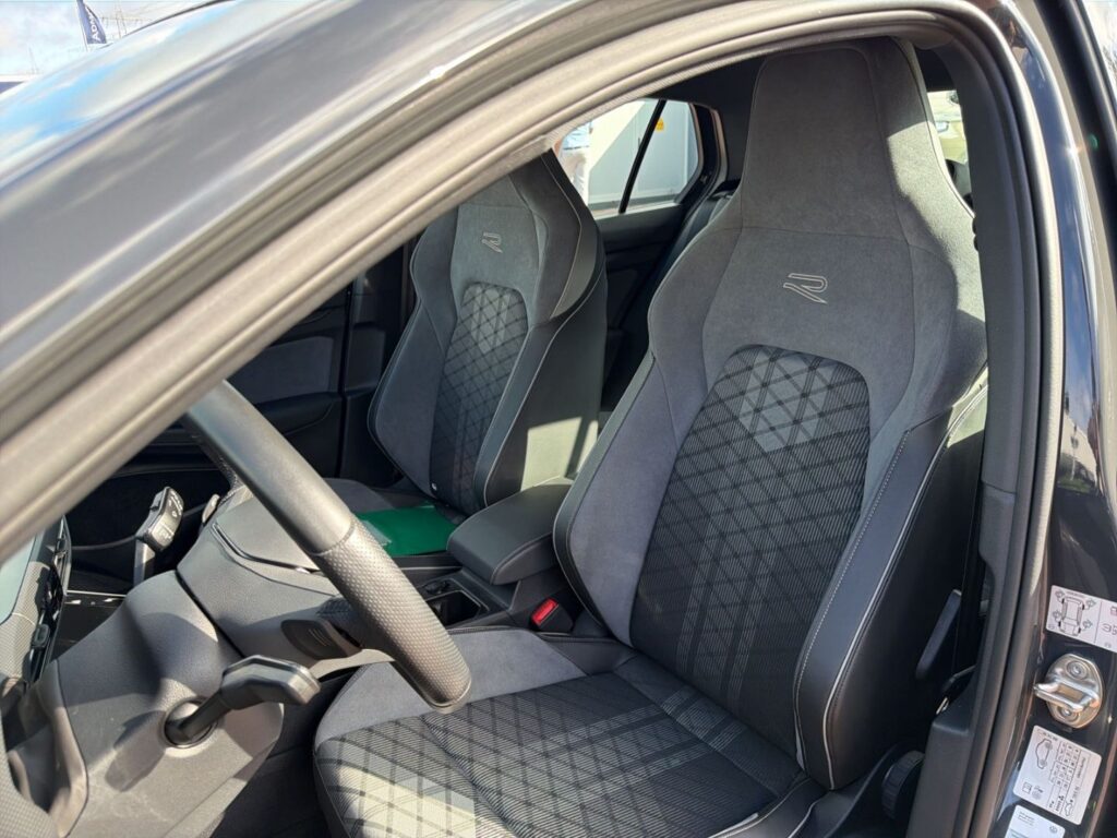 Golf R-Line 1,5 eTSI DSG