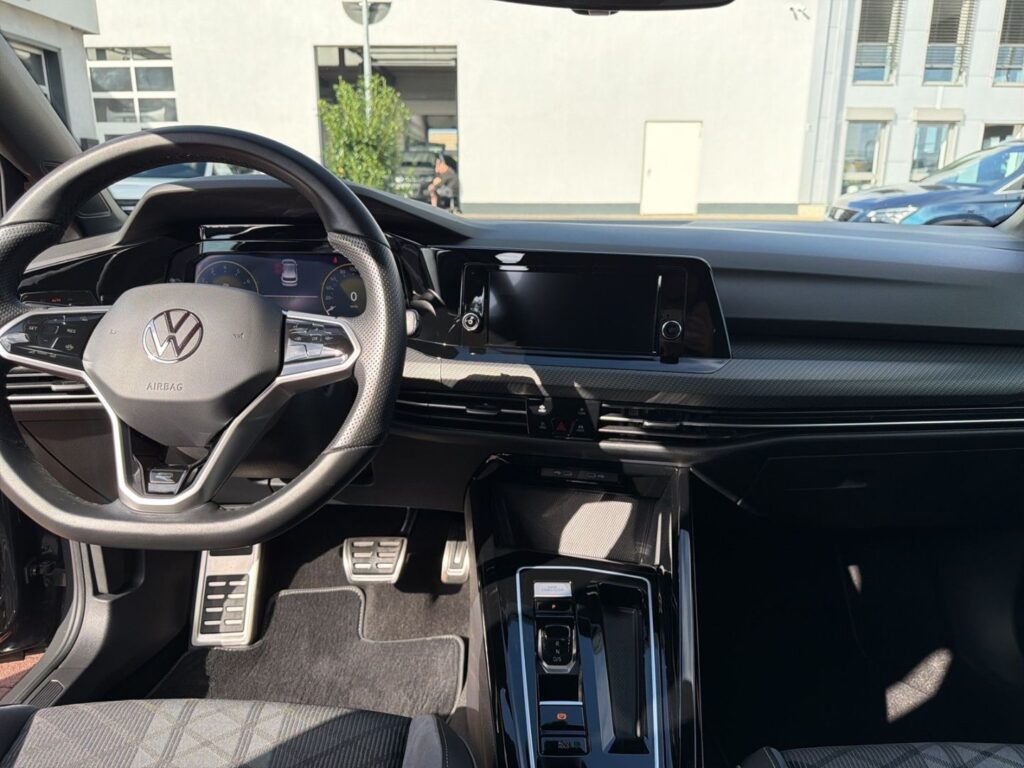 Golf R-Line 1,5 eTSI DSG