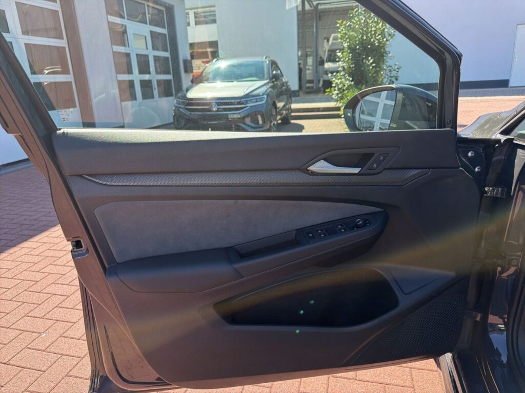 Golf R-Line -Line 1,5 TSI Kamera Klimaaut. Led